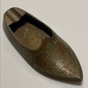 Vintage Miniature Brass Shoe Ashtray Engraved Very collectible!
